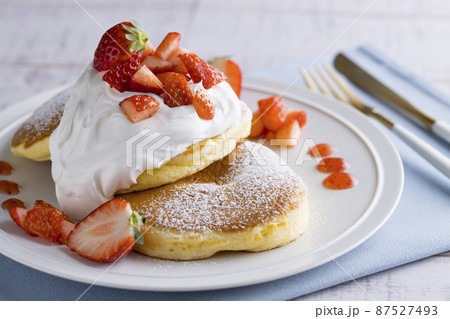 苺パンケーキ　イメージ 87527493
