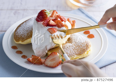 苺パンケーキ　イメージ　 87527496