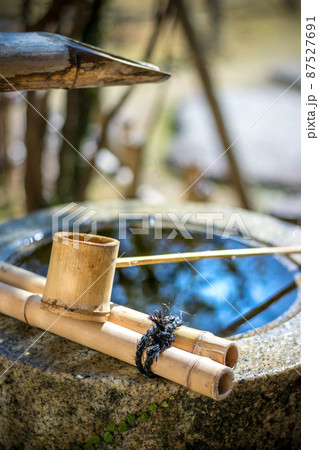 日本のつくばい　和風イメージ 87527691