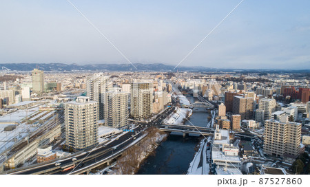 《岩手県》冬の盛岡市の街並み 《岩手県》冬の盛岡市の街並み 87527860