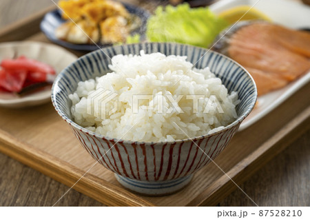 ご飯　朝食イメージ 87528210