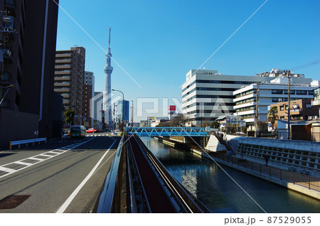 東京亀戸の北十間川とスカイツリー 87529055