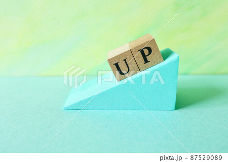 UP・アップの文字素材 87529089