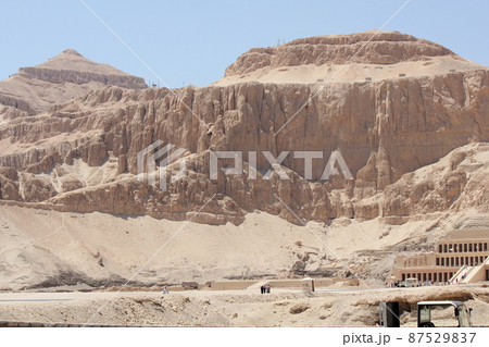 ハトシェプスト女王葬祭殿 87529837