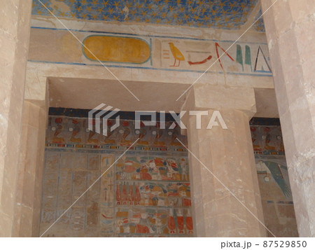 ハトシェプスト女王葬祭殿 87529850