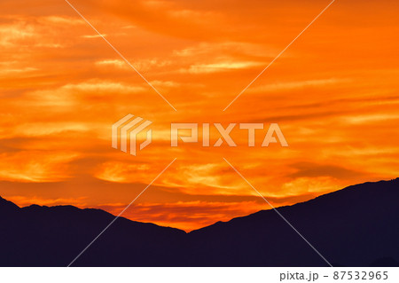 朝焼け 87532965