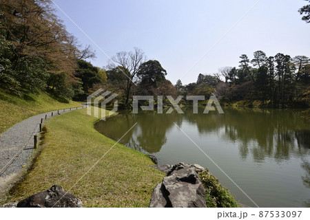 京都仙洞御所　北池　女院御所の池 87533097