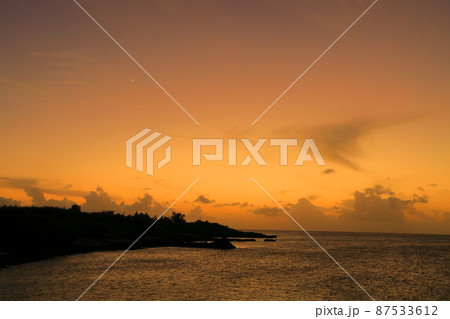 夕暮れの下地島 87533612