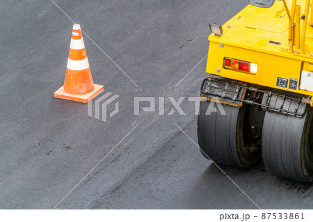 タイヤローラ 舗装用ローラ 舗装工事 アスファルト舗装 タイヤローラ 舗装用ローラ 舗装工事 アスファルト舗装 87533861