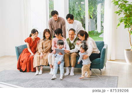 親戚の集まり 87539206