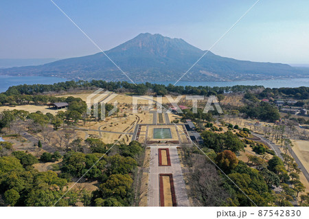 鹿児島県立吉野公園と桜島の空撮 鹿児島県立吉野公園と桜島の空撮 87542830