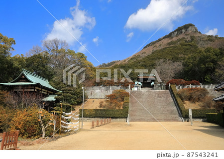 【香川県】快晴下の屋島神社 【香川県】快晴下の屋島神社 87543241