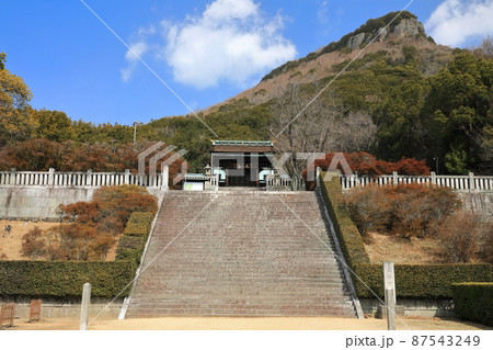 【香川県】快晴下の屋島神社 【香川県】快晴下の屋島神社 87543249