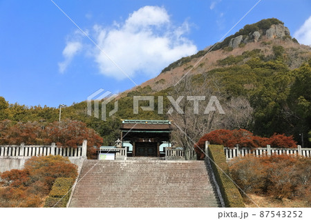 【香川県】快晴下の屋島神社 【香川県】快晴下の屋島神社 87543252