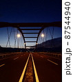 朝焼けの橋と鉄橋 87544940