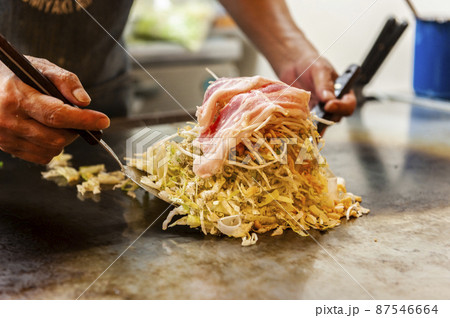 お好み焼きを作る　郷土料理/広島 87546664
