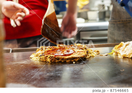 お好み焼きを作る 郷土料理/広島 お好み焼きを作る 郷土料理/広島 87546665
