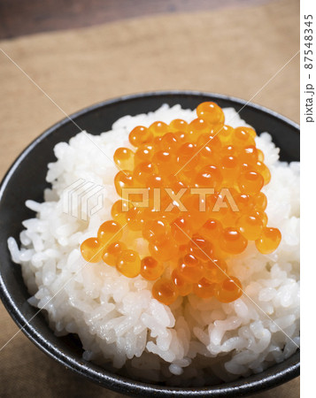 イクラとごはん イクラとごはん 87548345