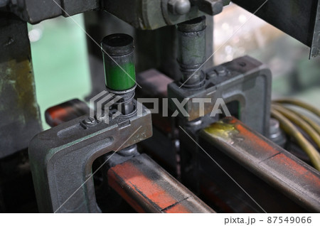 パンチプレス　オートパンチャー　穴あけ加工　工場　製造業 87549066