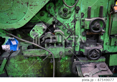 パンチプレス　オートパンチャー　設備の裏側　調整ハンドル　工場　製造業 87549077