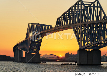 東京ゲートブリッジと東京湾の夕景 東京ゲートブリッジと東京湾の夕景 87549596