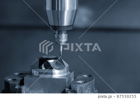 The mirror surface parts cutting  by CNC milling machine with ball end mill tool. 87550255