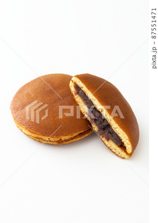 どら焼き　白バック 87551471