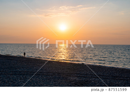 beautiful scenery of sunrise on the sea beautiful scenery of sunrise on the sea 87551599