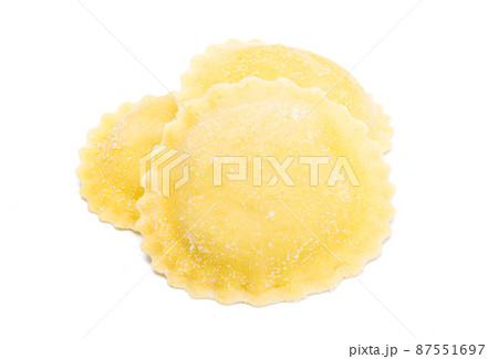 ravioli with spinach and ricotta isolated 87551697