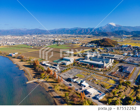 伊吹山を望む 滋賀県長浜市田村 ドローン撮影 2021年11月撮影 伊吹山を望む 滋賀県長浜市田村 ドローン撮影 2021年11月撮影 87552262