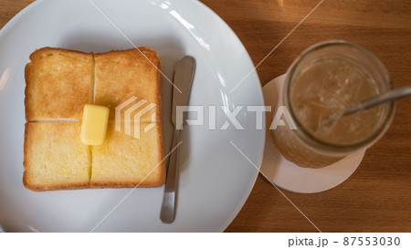 東京都福生市の古民家を改装したカフェのトースト 87553030