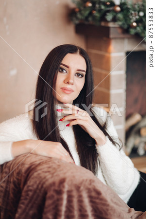 Gorgeous girl with long dark hair with little Gorgeous girl with long dark hair with little 87553833