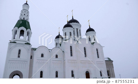 Barnaul, Russia, JANUARY, 20, 2020. Pokrovsky cathedral on Nikitin street in Barnaul in the winter, Russia 87555231