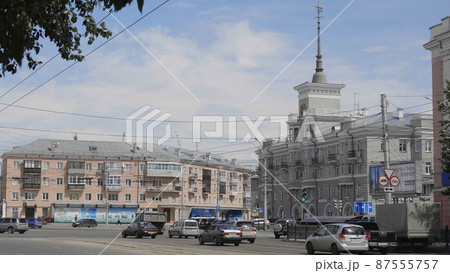 BARNAUL - AUGUST 21 central area of the city at rush hour on August 21, 2018 in Barnaul, Russia 87555757