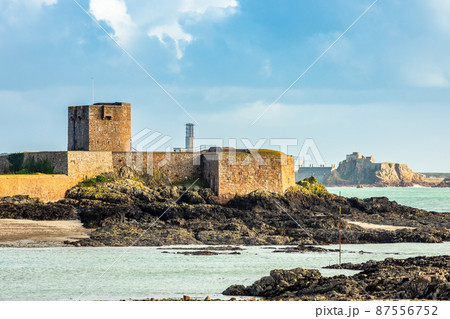 Saint Aubin Fort in a low tide with Elizabeth castle, bailiwick of Jersey, Channel Islands 87556752