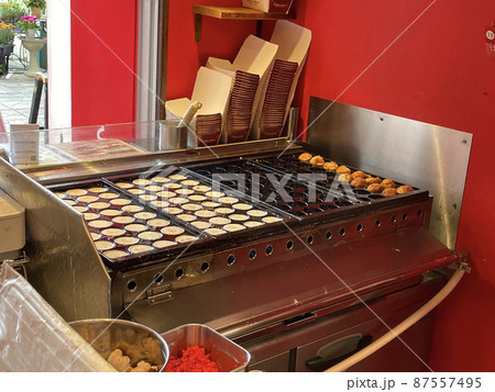 たこ焼き屋の店内イメージ 87557495