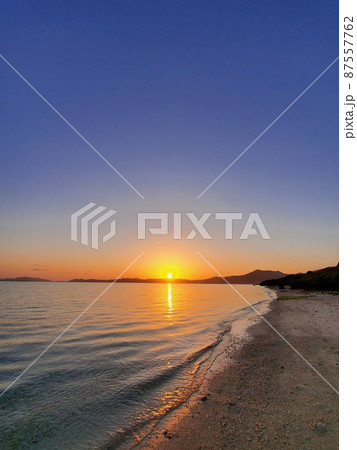 石垣島　美しい朝日　絶景　たばがービーチ 87557762