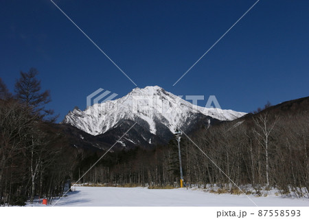 厳冬期の八ヶ岳連峰赤岳の雄姿 清里高原より 厳冬期の八ヶ岳連峰赤岳の雄姿 清里高原より 87558593