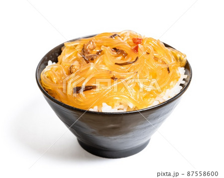 【料理】白米の上の麻婆春雨 【料理】白米の上の麻婆春雨 87558600