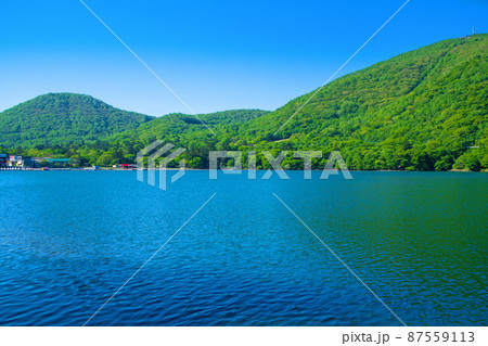 赤城大沼 湖畔 赤城神社境内からの眺め 初夏の風景 赤城大沼 湖畔 赤城神社境内からの眺め 初夏の風景 87559113