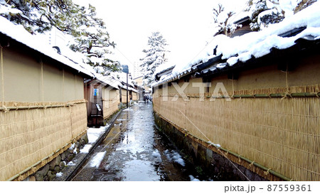 金沢の長町武家屋敷跡界隈の雪景色 金沢の長町武家屋敷跡界隈の雪景色 87559361