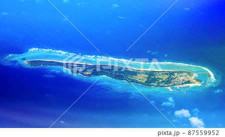 沖縄 久高島の空撮 沖縄 久高島の空撮 87559952