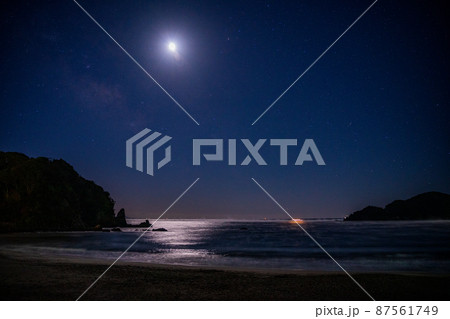 (静岡県)南伊豆・弓ヶ浜 三ヶ月夜 (静岡県)南伊豆・弓ヶ浜 三ヶ月夜 87561749