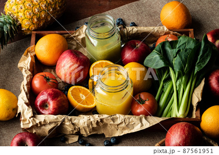 野菜スムージーとフルーツスムージー 野菜スムージーとフルーツスムージー 87561951