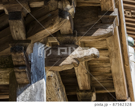 日龍峯寺本堂舞台造床下の構造 87562328