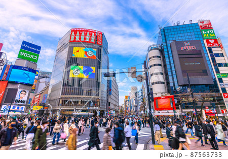 日本の東京都市景観 BA.2(ステルス）多重感染爆発…韓国は30万人超の衝撃…＝3月9日、渋谷 87563733