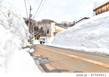 森宮野原駅方面を望む(長野県栄村)【2022.3】 森宮野原駅方面を望む(長野県栄村)【2022.3】 87564811