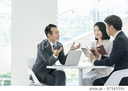 ビジネスミーティング　ベテランのチームイメージ撮影協力「LINK FOREST」 87565591