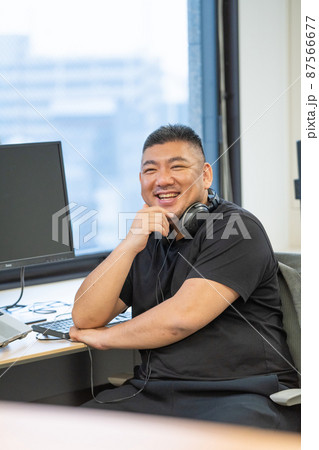 30代のビジネスマン 87566677