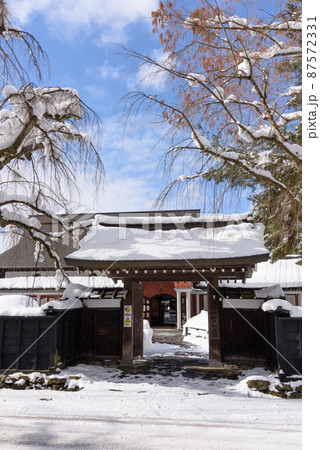 角館武家屋敷の雪化粧 87572331